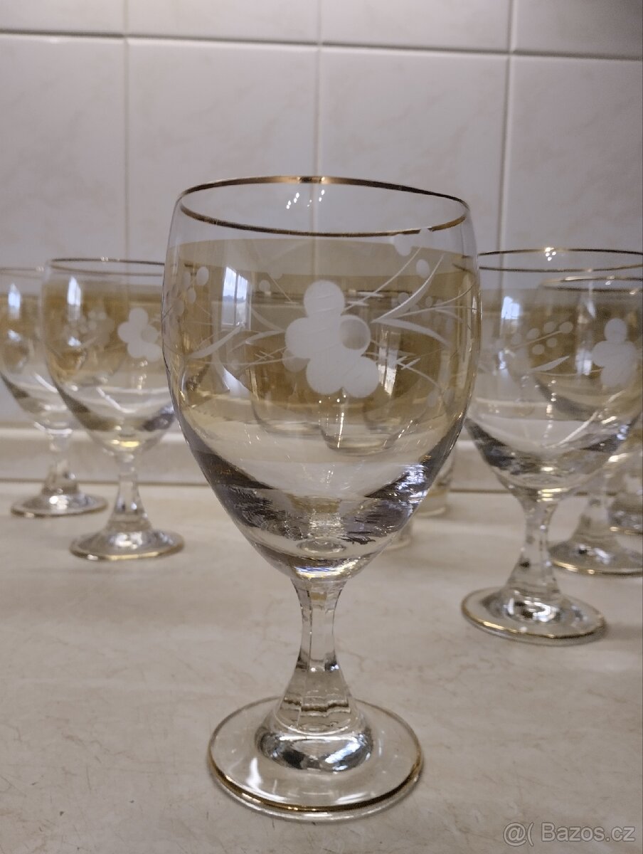 Skleničky na stopce - 2