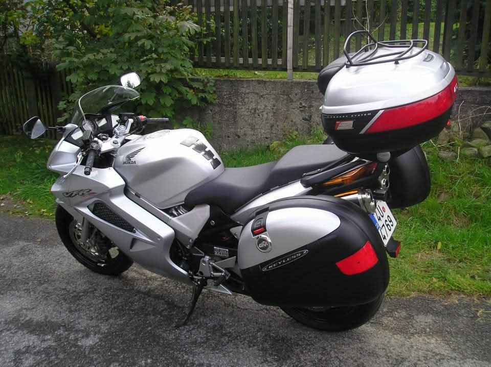 Honda VFR 800 VTEC RC46 - 2