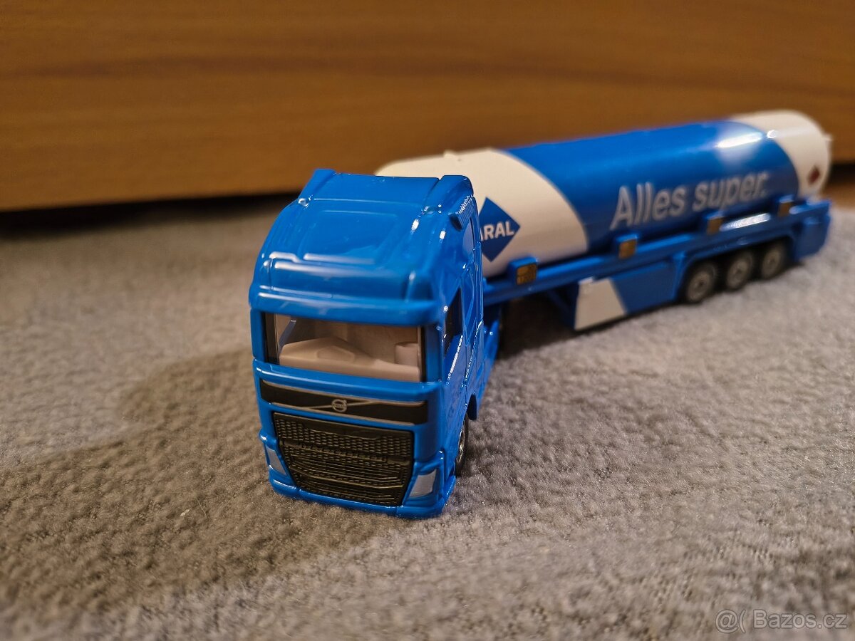 Siku 1626 Volvo cisterna - 2
