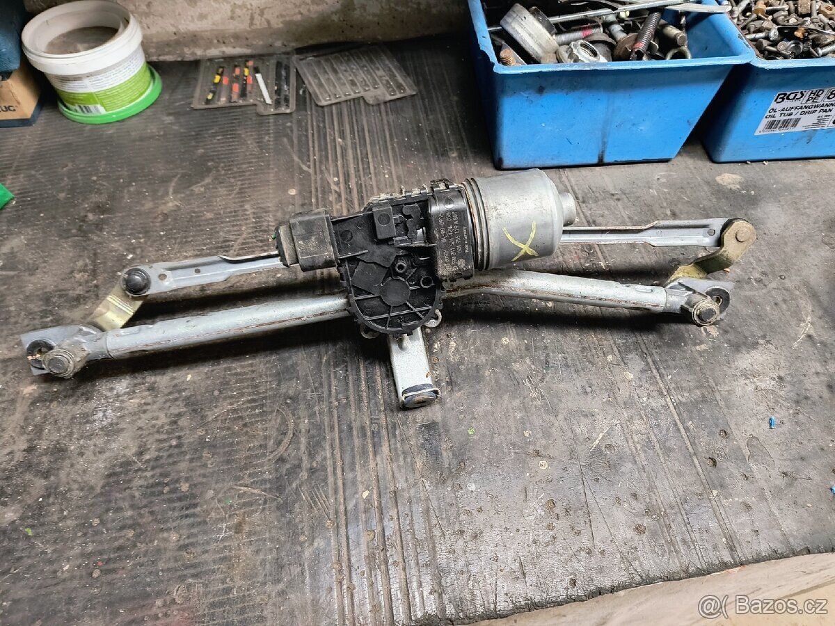 Motorek + táhla stěračů Fabia - 2