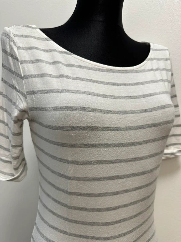 Bílo-šedé pruhované tričko - 2