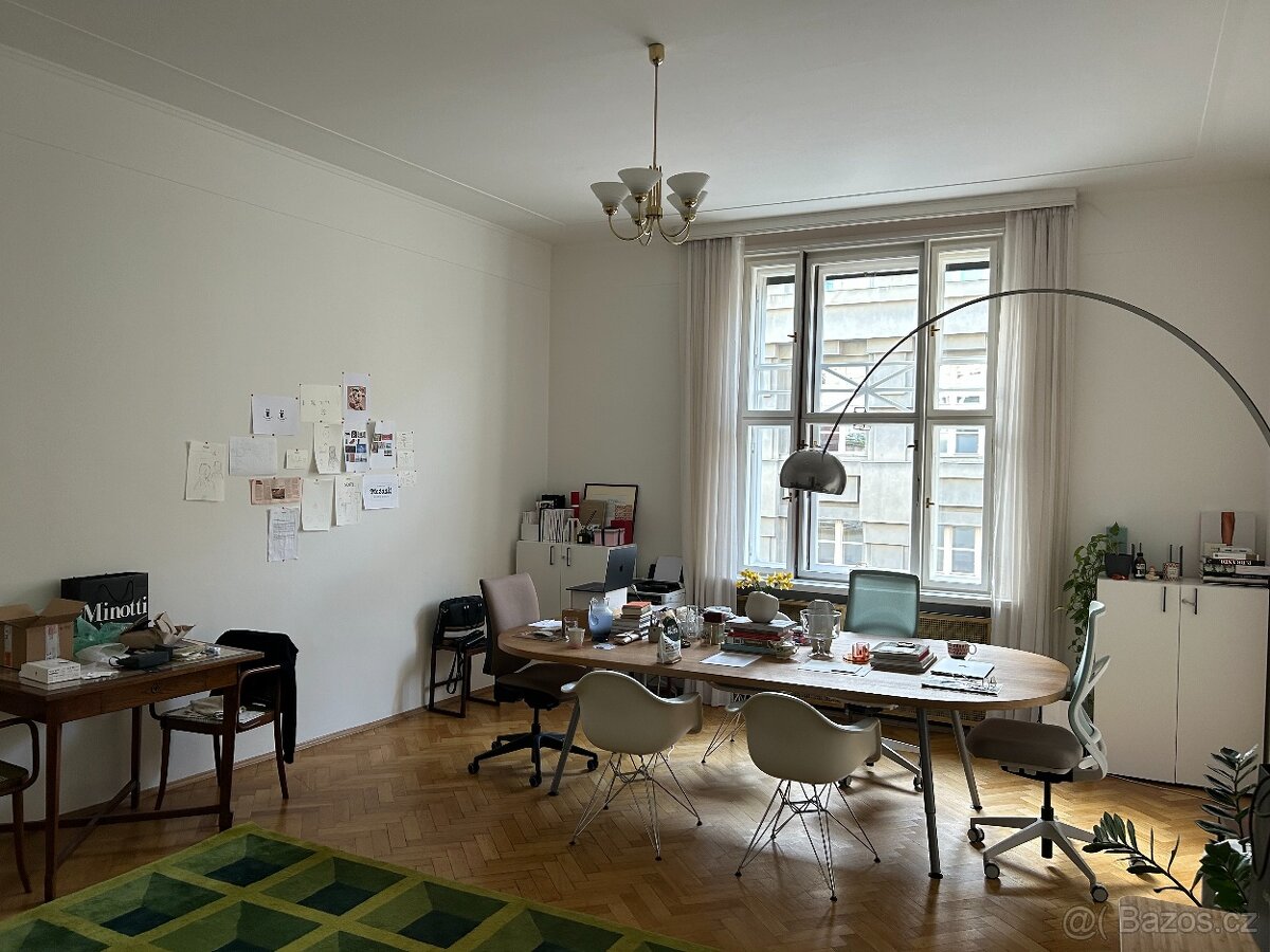 Obří kancelářský hub stůl pro 6–8 lidí - 2