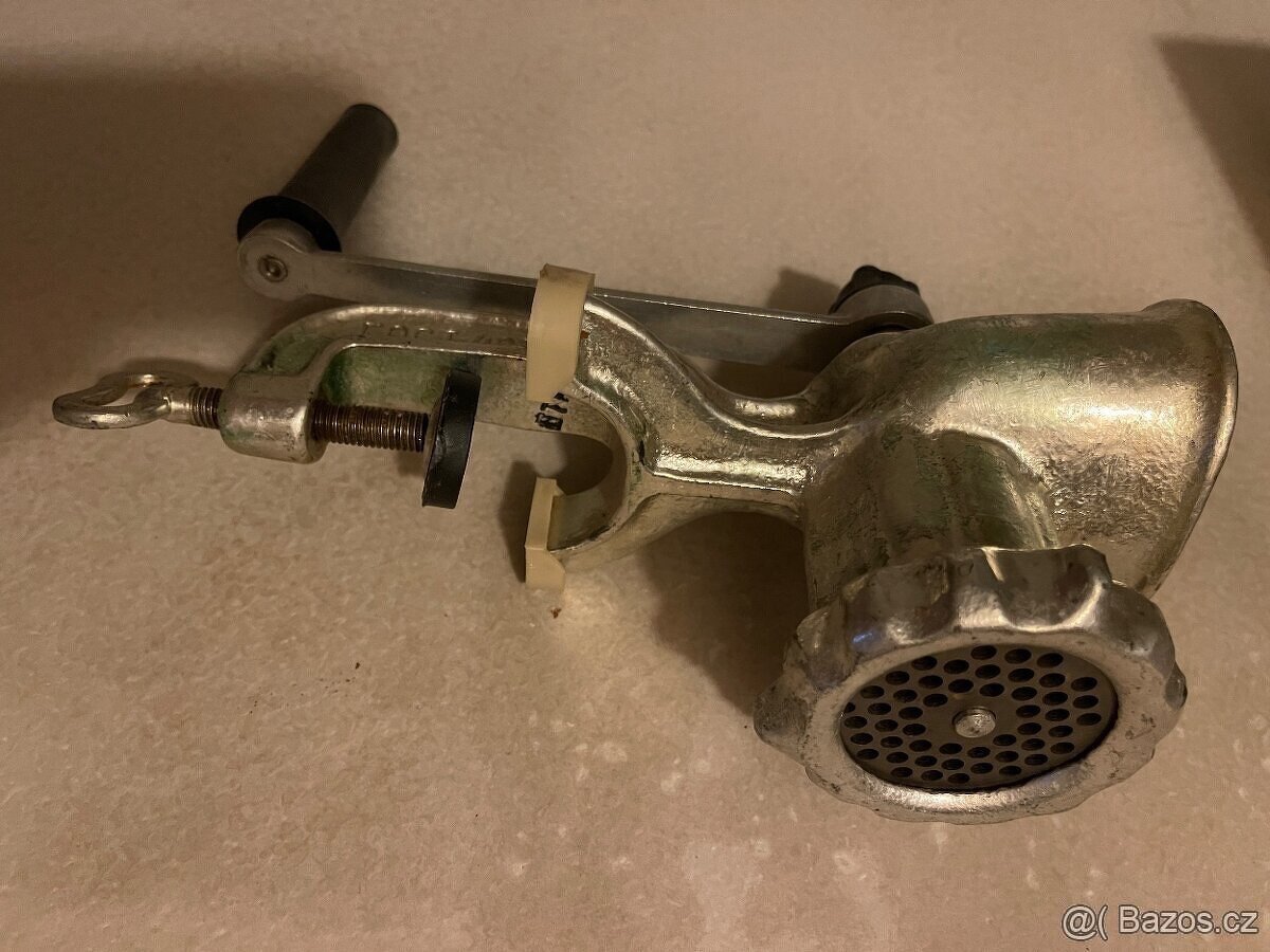 Ruční mlýnek na maso – kovový, litinovy - 2