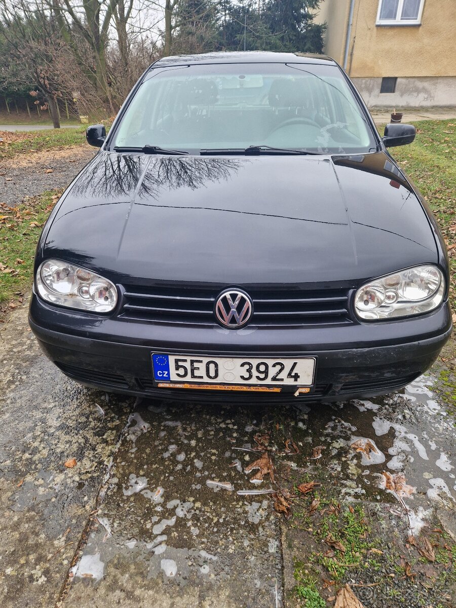 VW Golf 1,6 77kw - 2