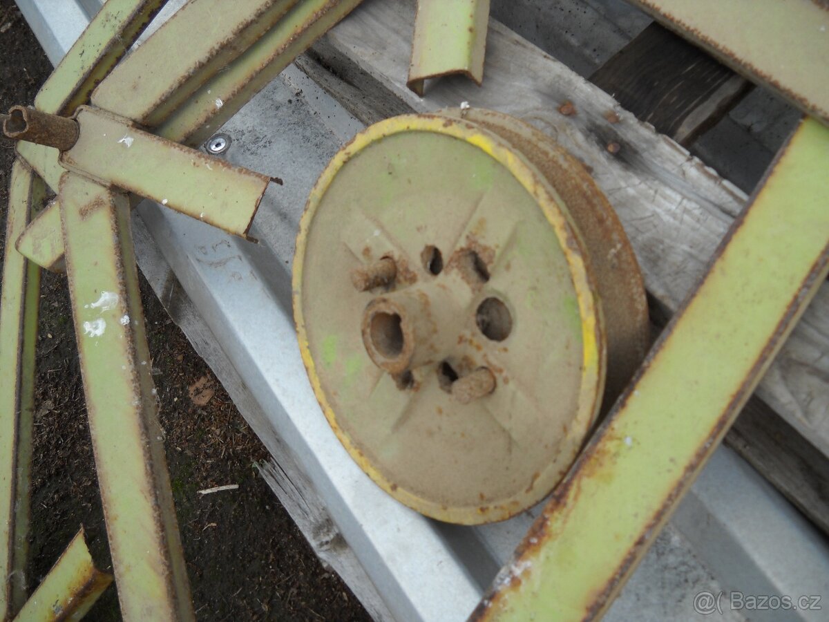 E 512-517 boční plechy žací lišty - 2