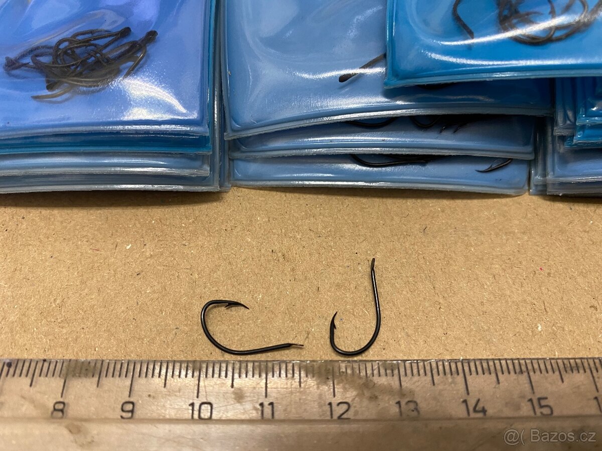 Háček Akra M-Art Roach 5414 č. 6 - 10 ks - 2