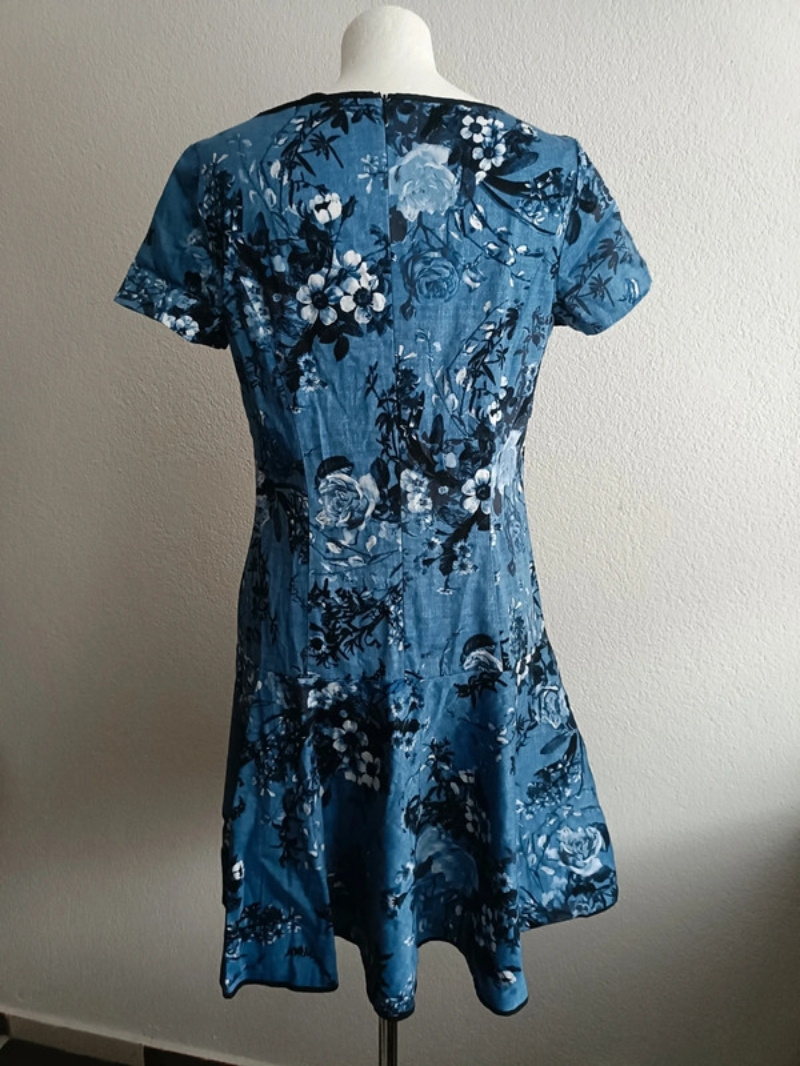 Vzorované šaty vel. L - 2