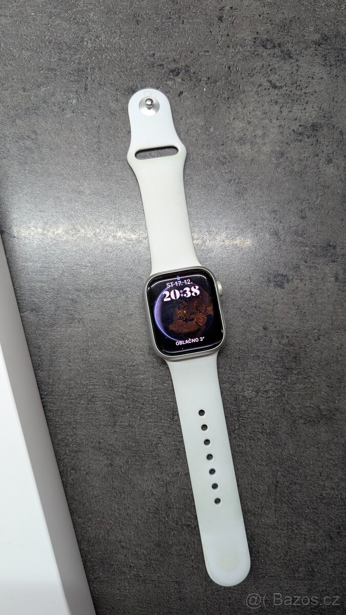 Apple Watch 8 41mm minimálně používané - 2