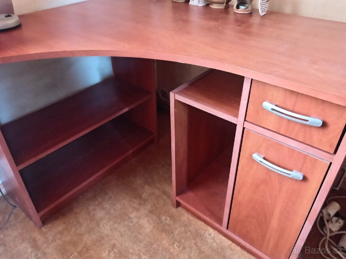 Rohový pracovní stůl - 2