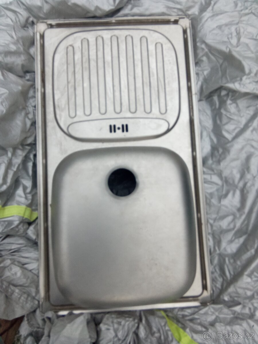 Dřez nerezový pěkny nepoužitý - 2