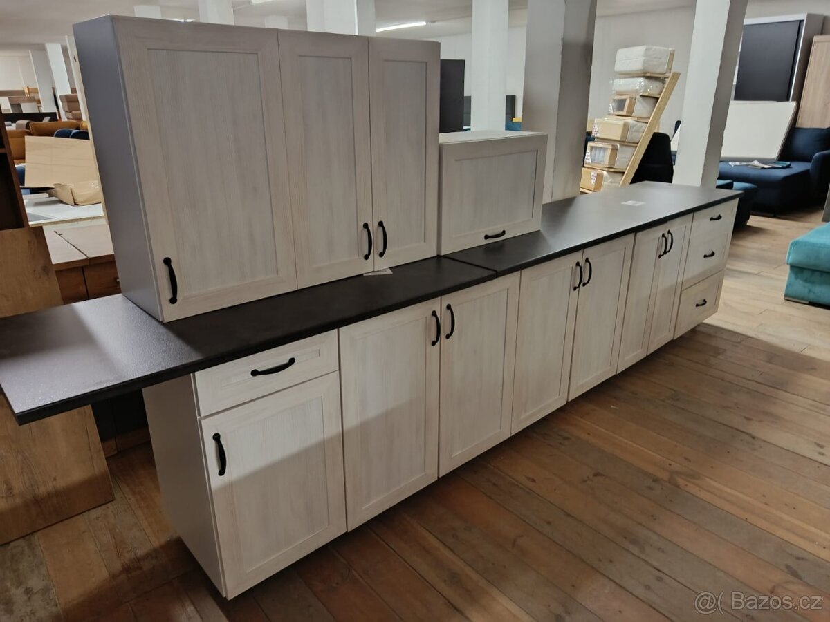 Výprodej kuchyňské sestavy 50% sleva - 2