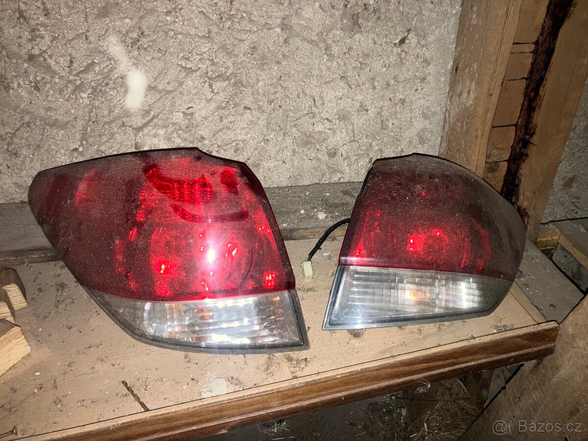 Subaru Legacy 2011 2,0d dily z vozu - 2