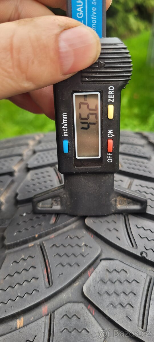 Zimní pneu 225/45/18 DOT 2119 - 2