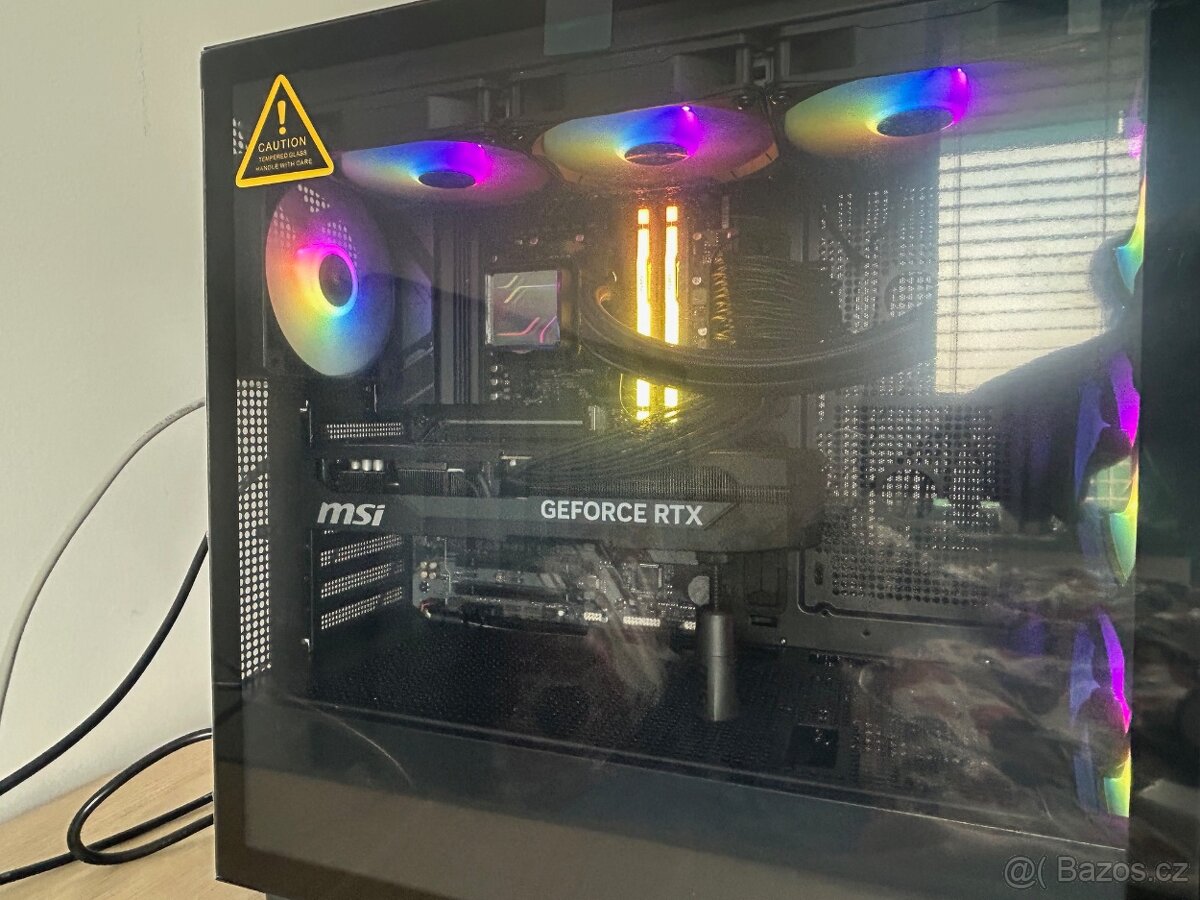 Herní PC s AMD Ryzen 7 7800X3D a RTX 5070 Ti - 2