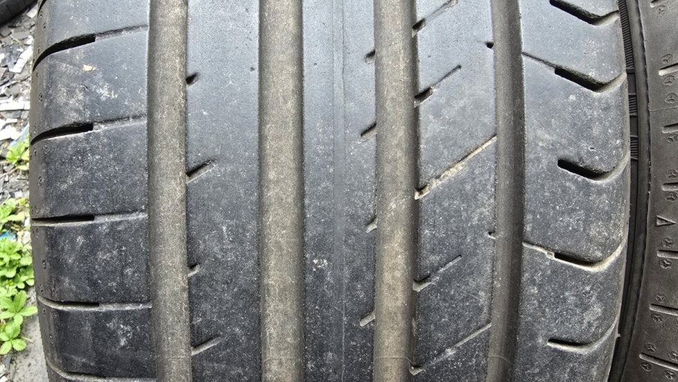 Letní pneu 235/45/17 Fulda - 2