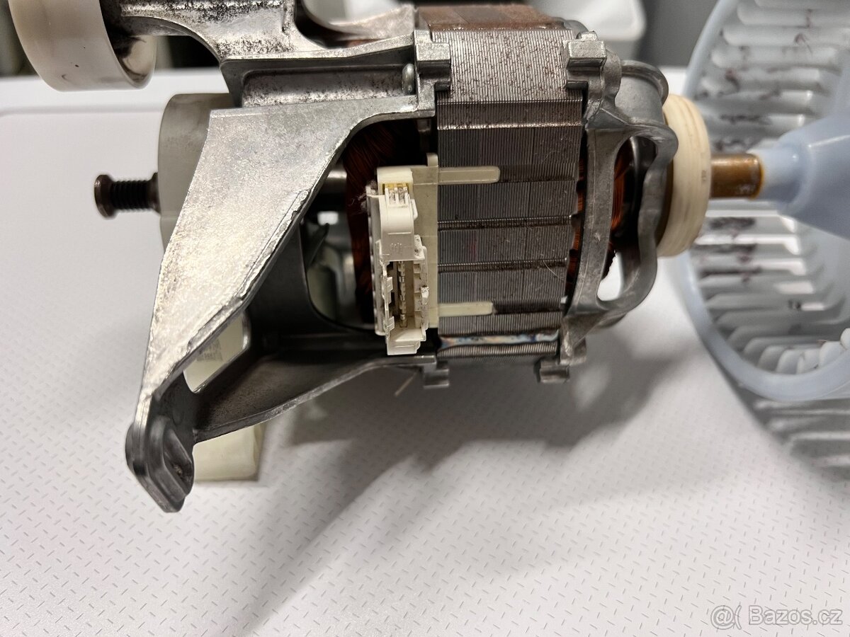Motor sušičky Bosch - 2