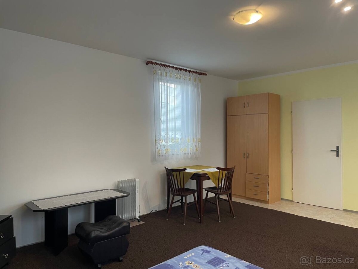Pronájem bytu 1+1, Chrudim - 2