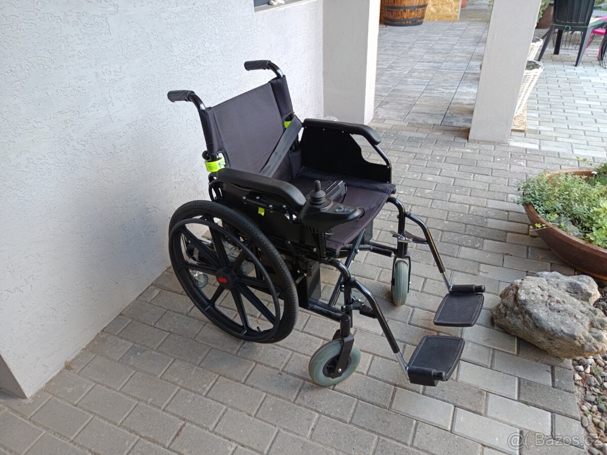Skládací elektrický invalidní vozík - 2