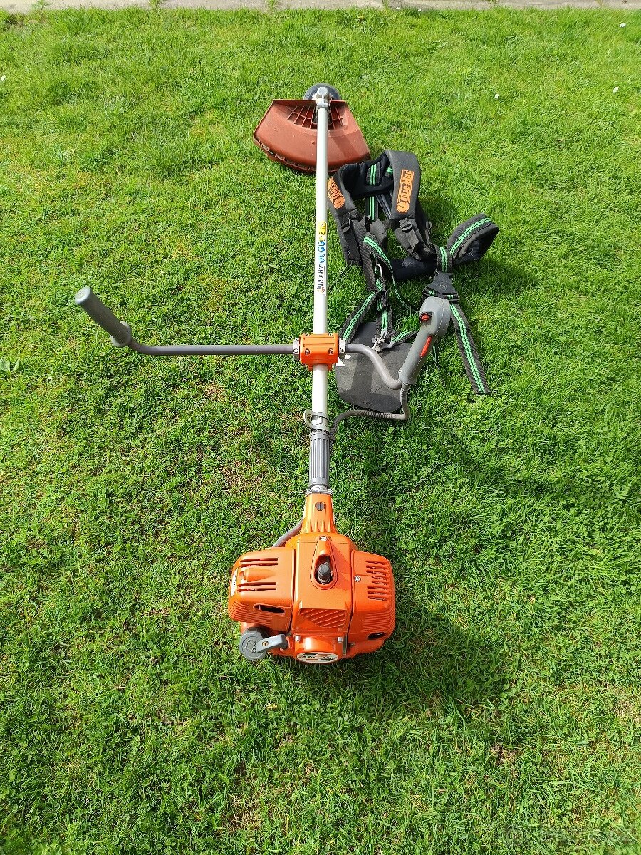 Prodám motorový vyžínač Oleo Mac 746 T - 2