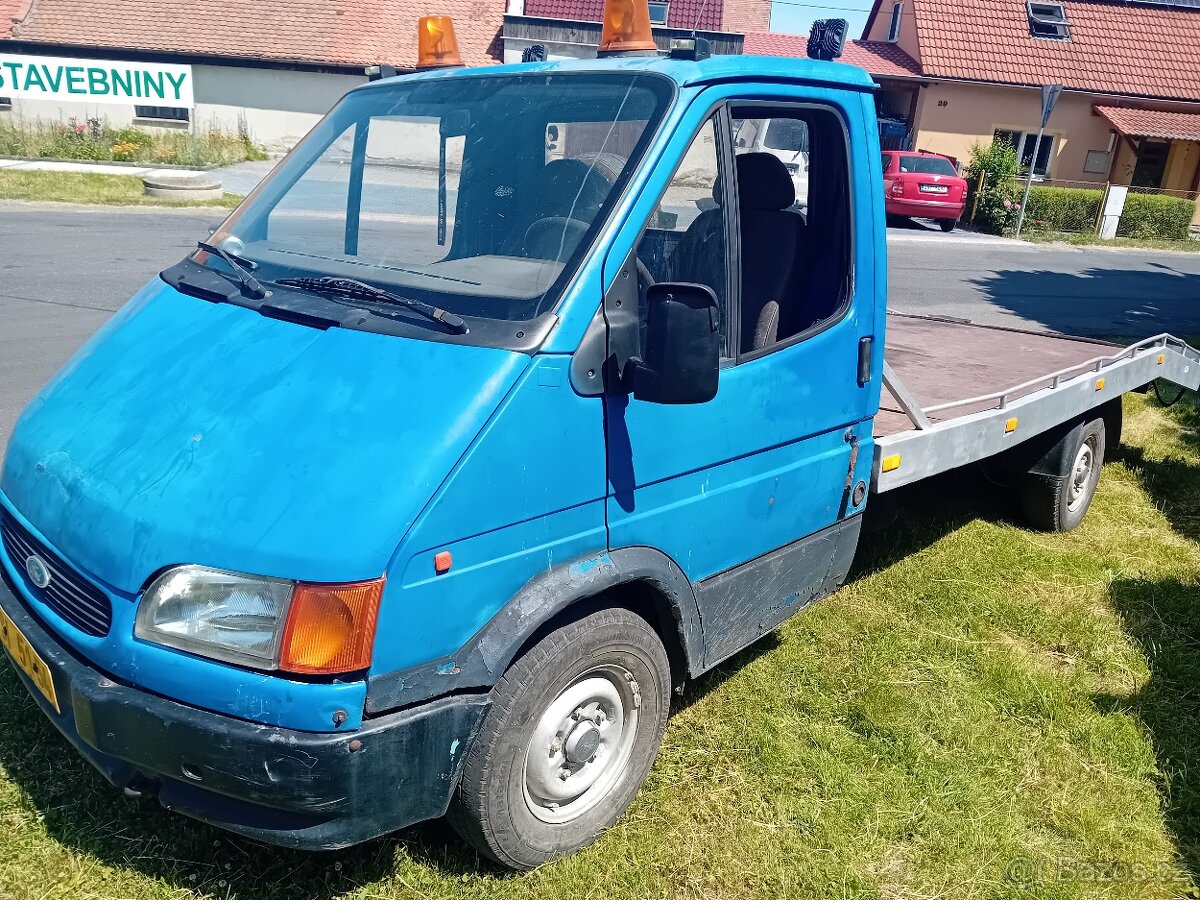 Odtahový speciál Ford Transit