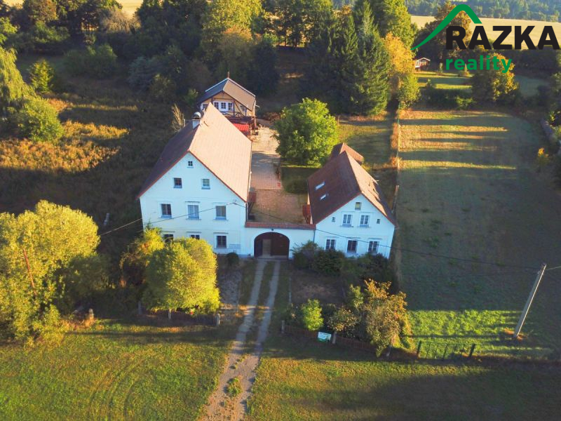 Prodej usedlosti s rozlehlými pozemky v obci Dolní... - 2