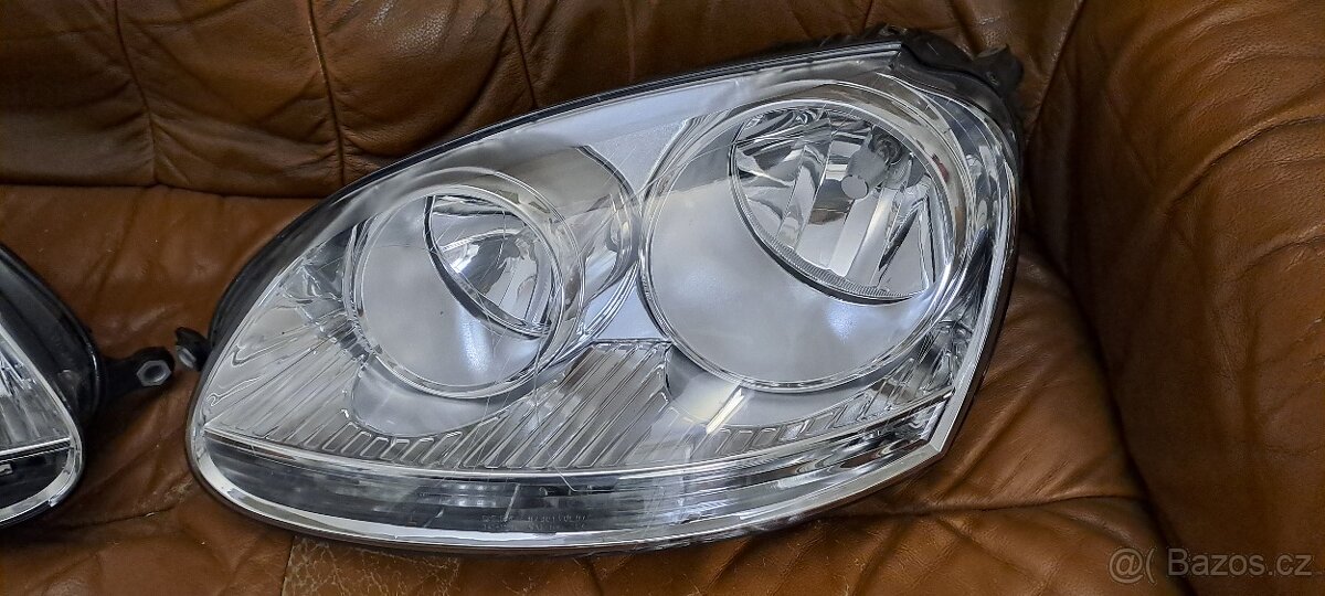 Přední světla VW Golf 5 - 2