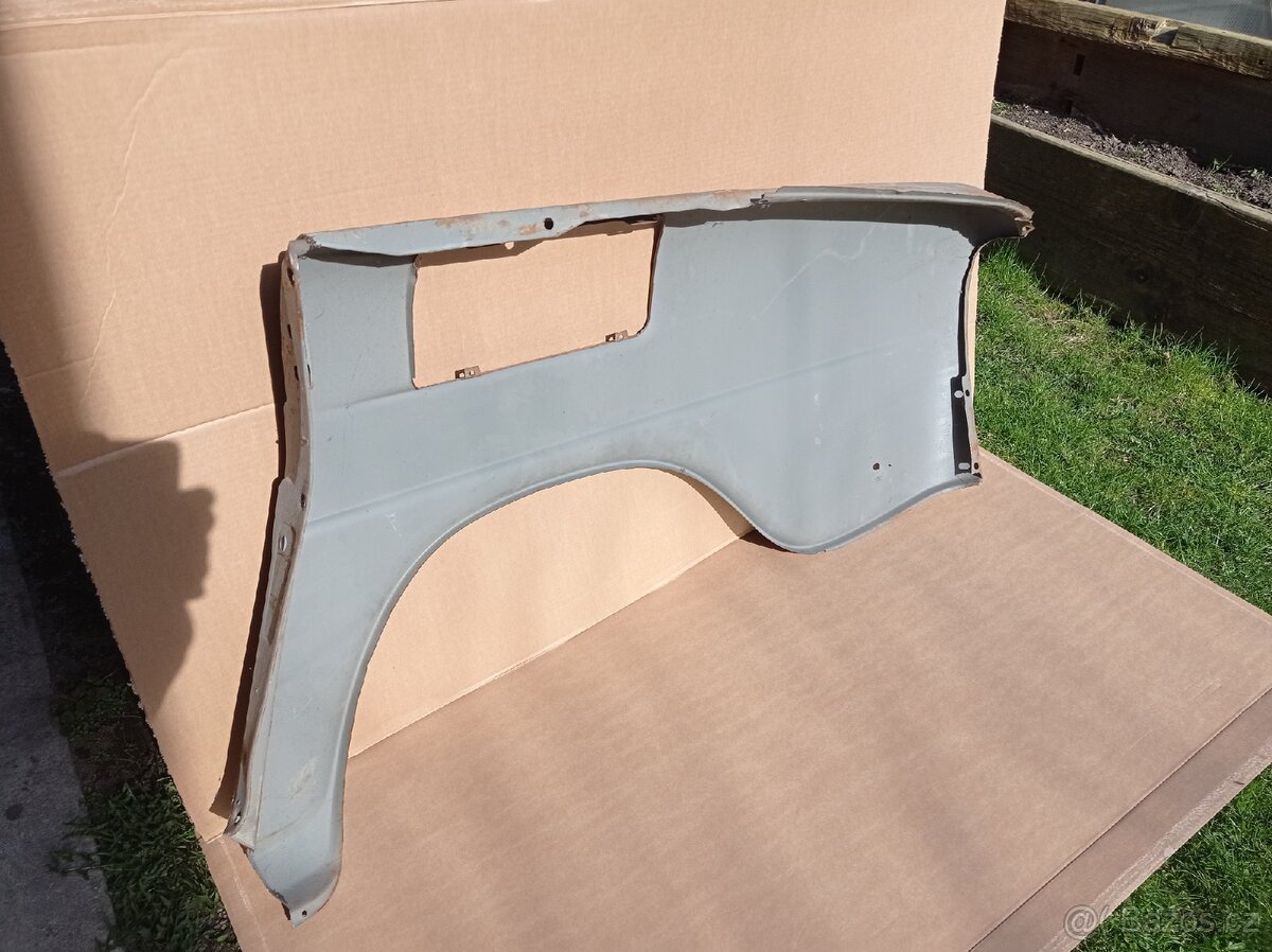 Zadní pravý blatník Škoda 100. - 2