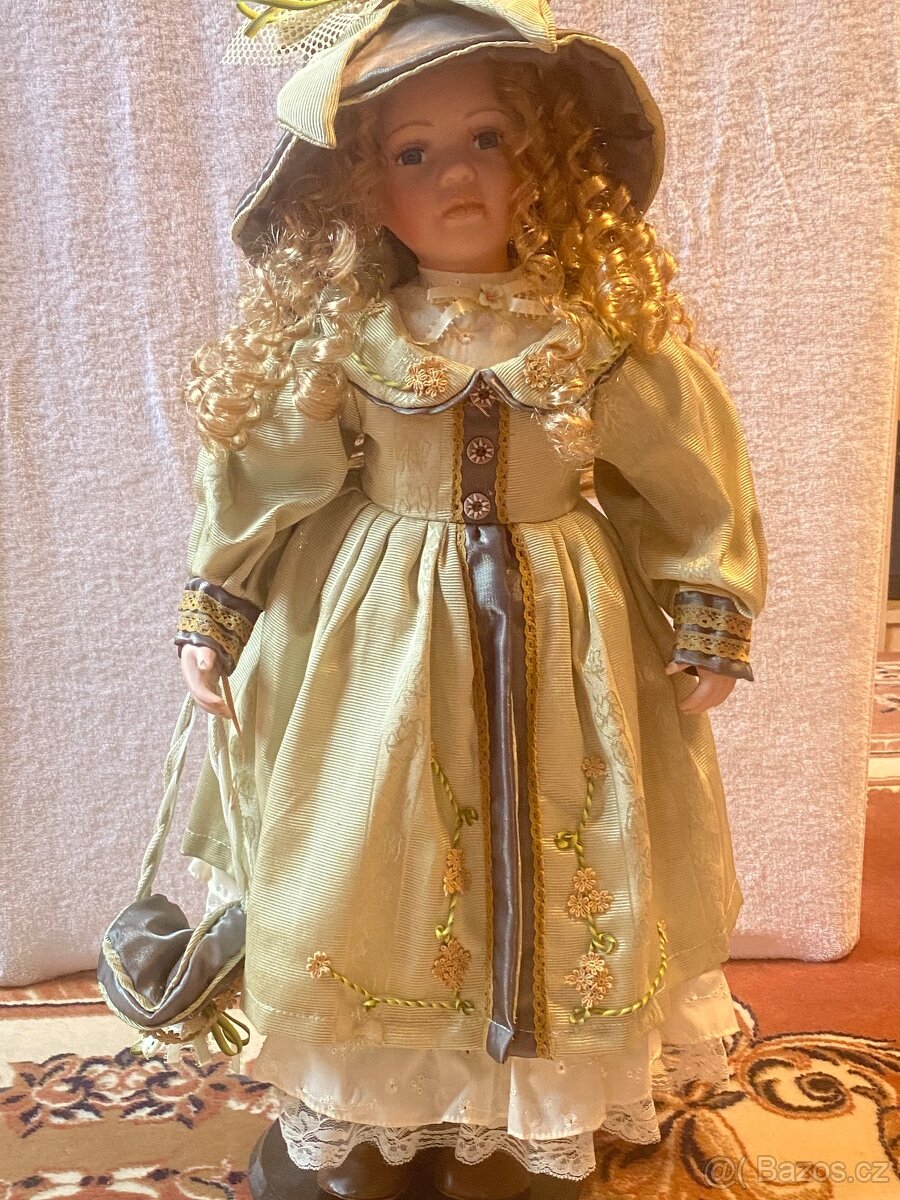 Panenka porcelánová výška 62 cm - 2