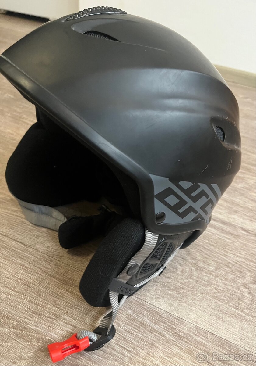 Helma na lyžování - 2