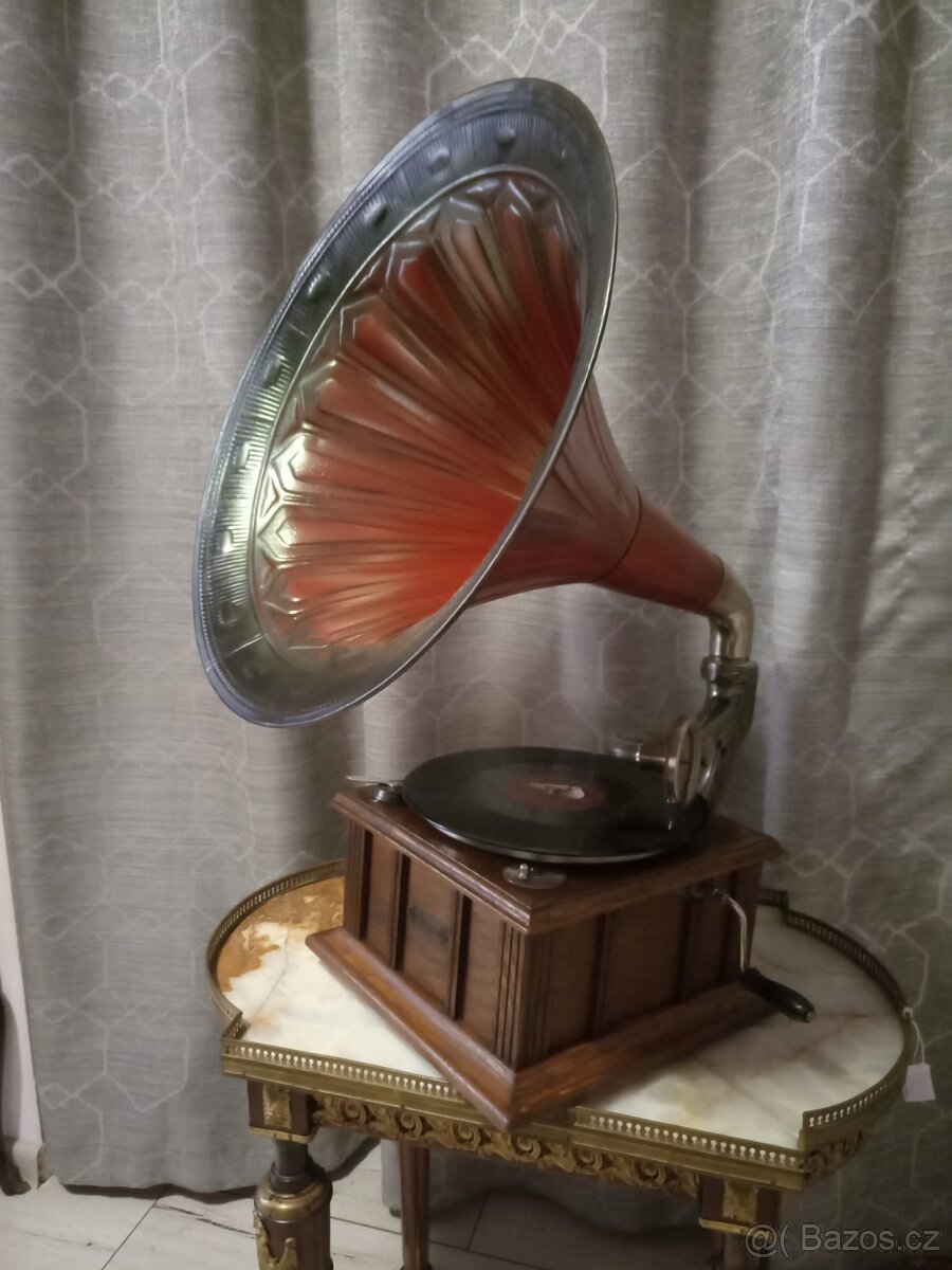 Gramofon s troubou - 2