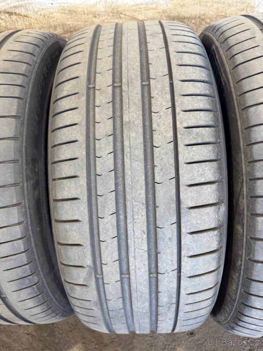 Pirelli 245/40r19 - 2