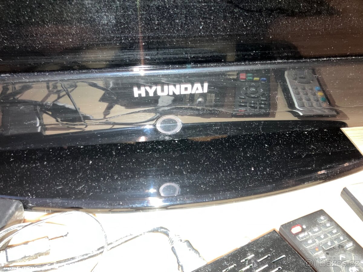 Televize Hyundai (66 cm) + setobox - 2