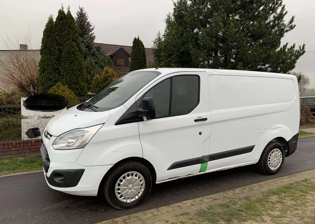 FORD TRANSIT CUSTOM L1H1 - 2