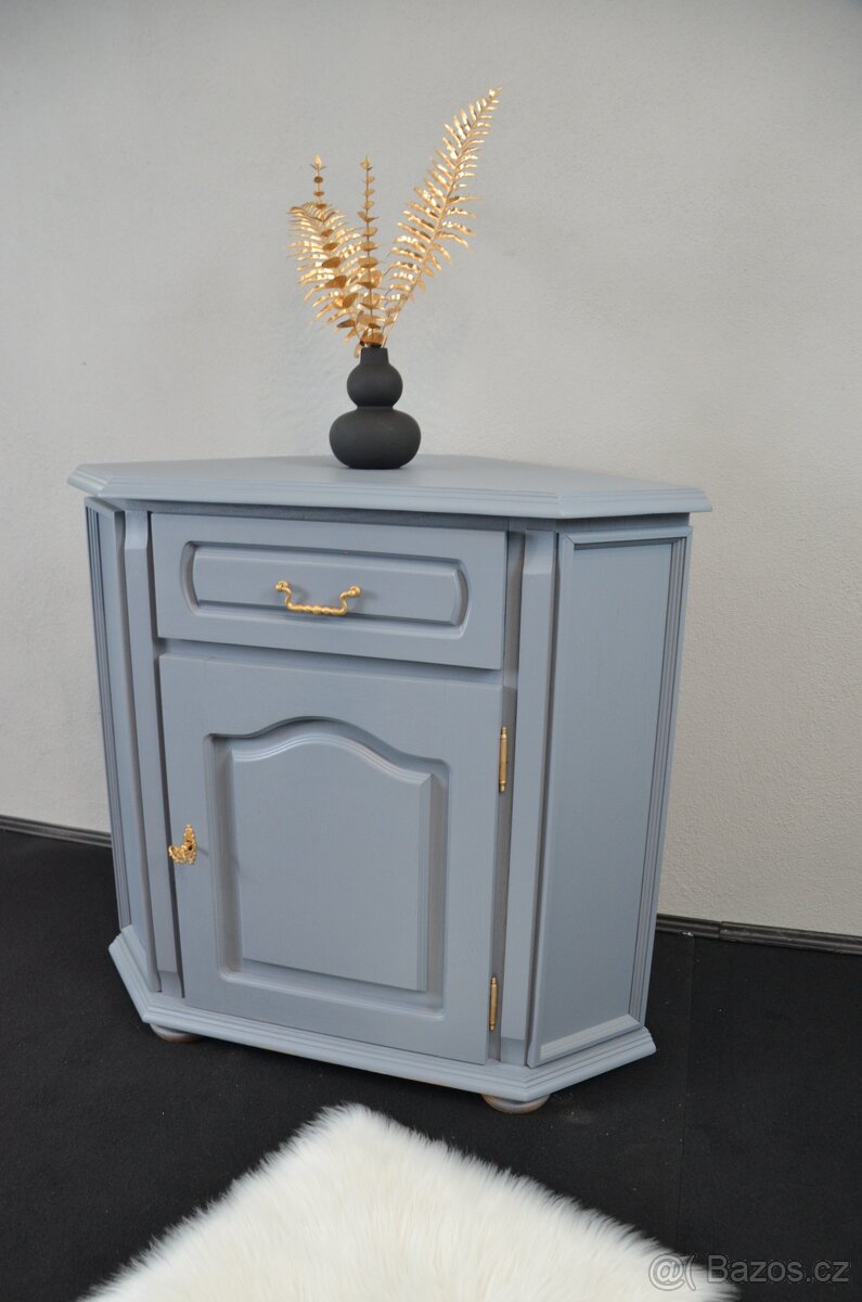 Rohová masivní komoda - 2