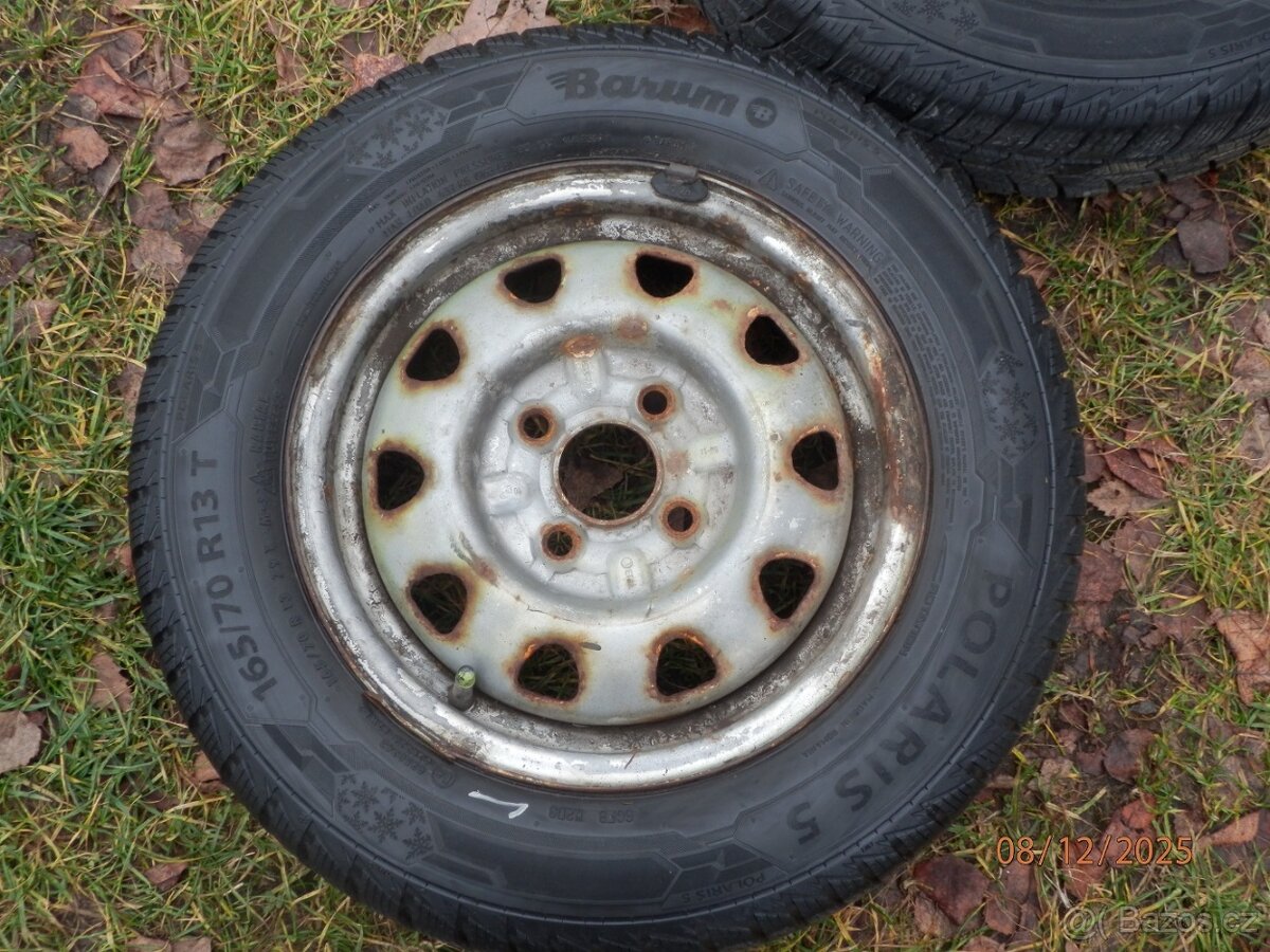 2xObutá zimní kola ŠKODA FELICIA 13tky BARUM 165/70 R13 - 2