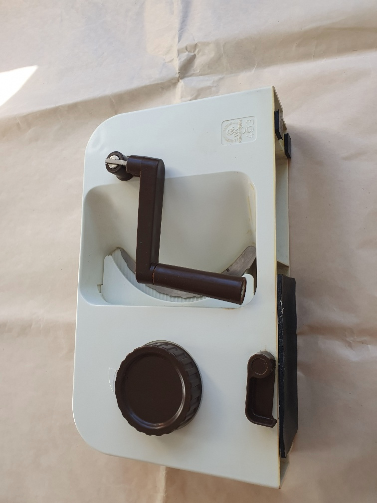 Ruční kráječ a univerzální strouhač - 2