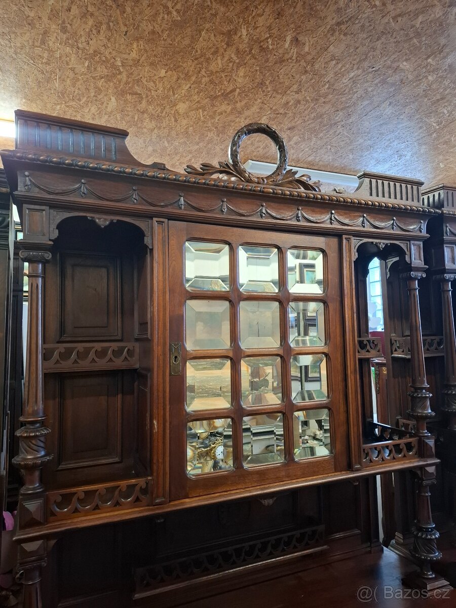 Starožitný francouzský vyřezávaný příborník - 2