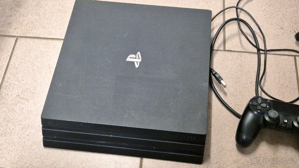 Sony PlayStation 4 PRO 1TB + ovladač - 2