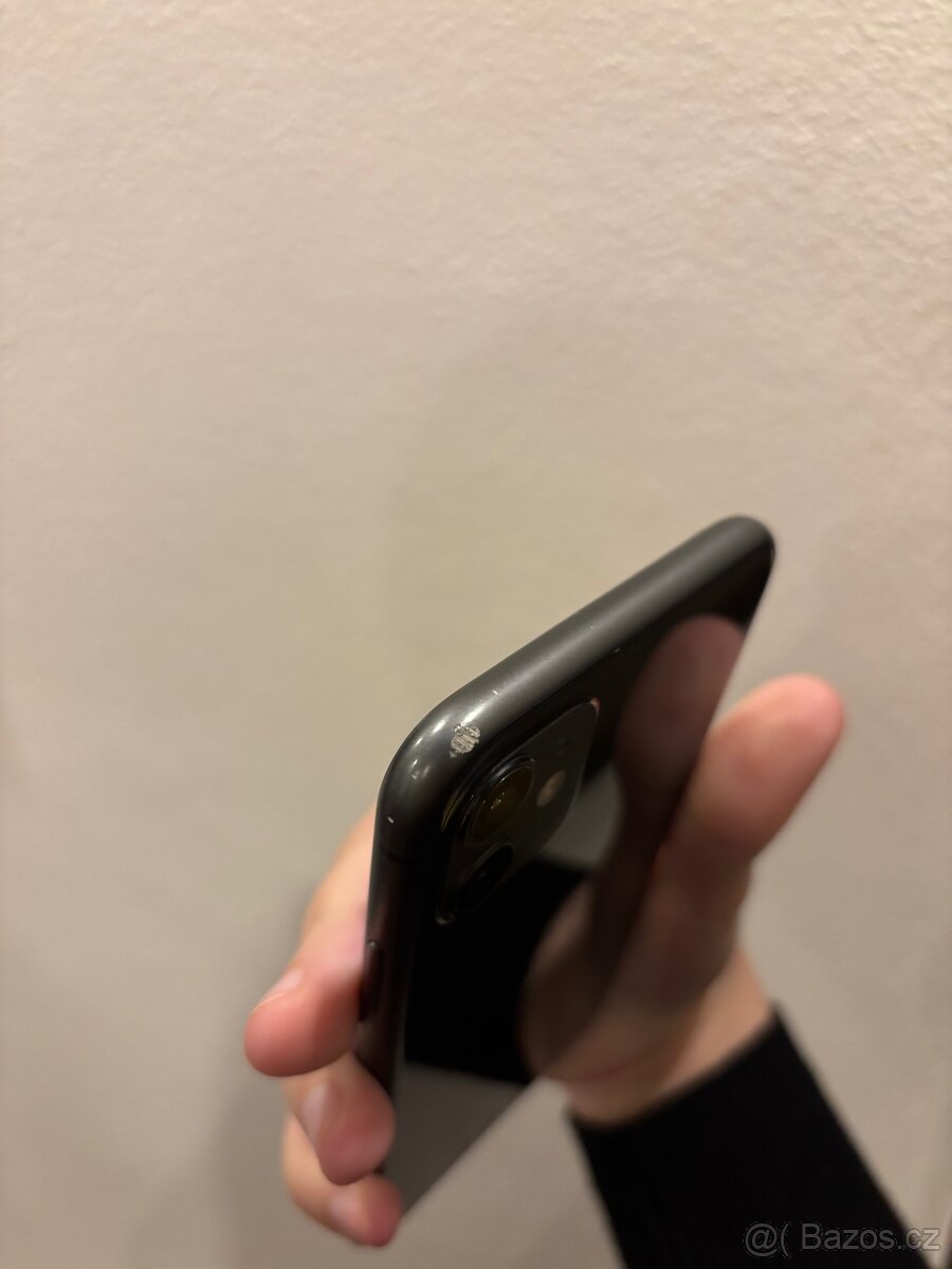 Apple iPhone 11 64 GB - 2