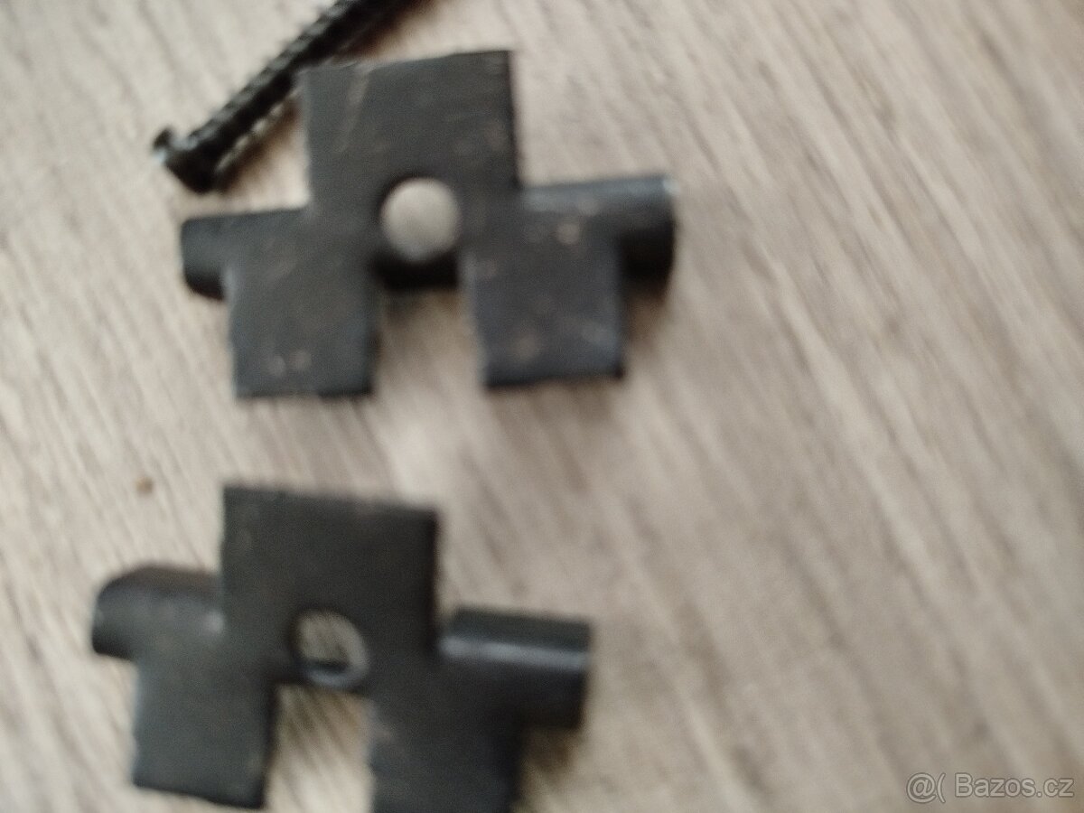 Spony na Wpc terasová prkna. - 2