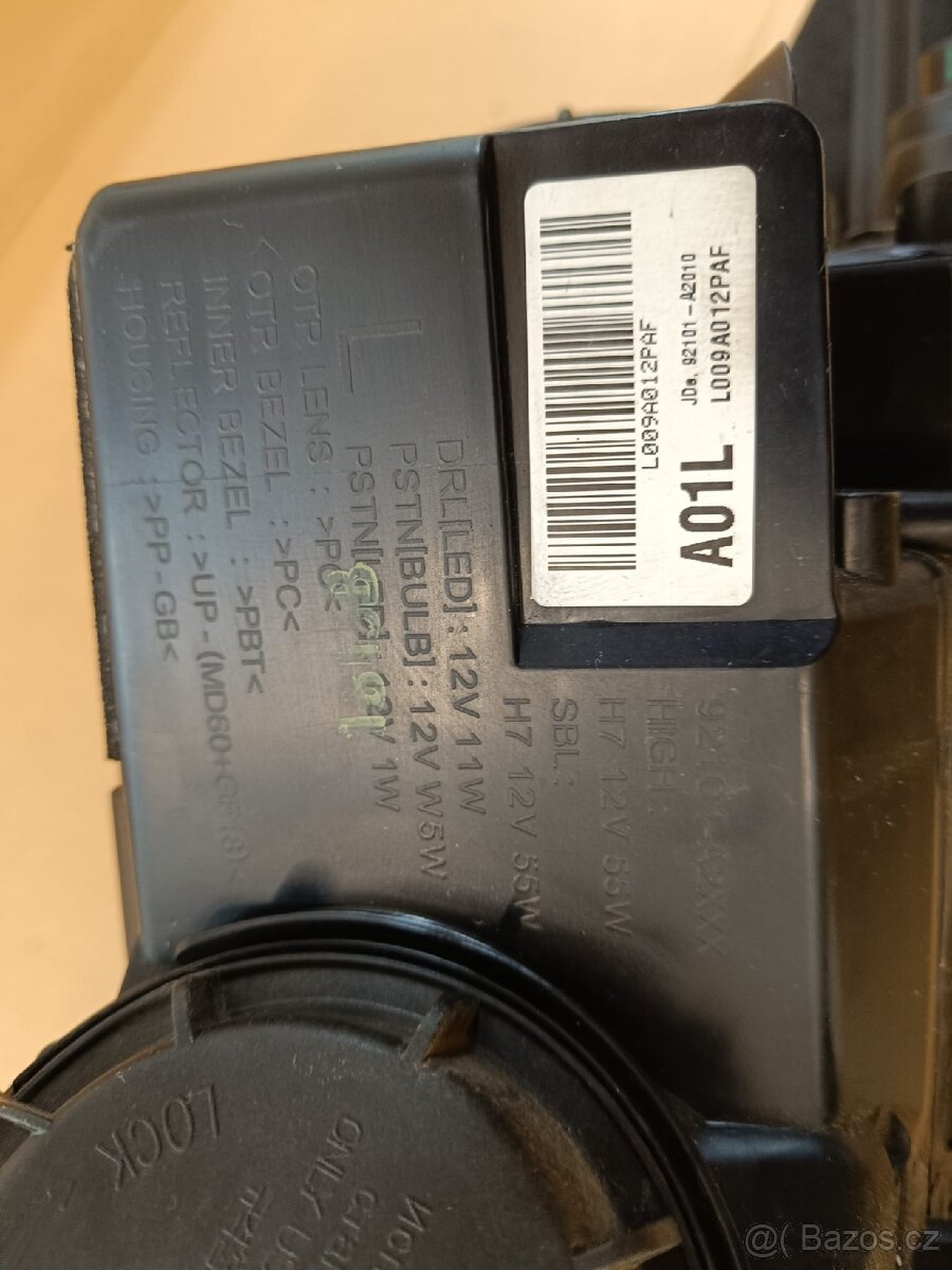 Kia Ceed levý přední světlomet - 2