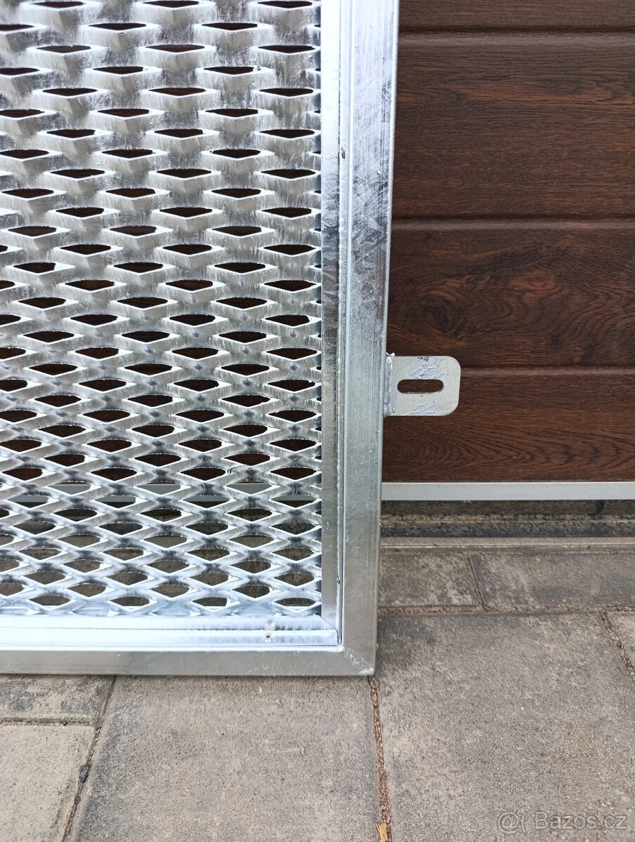 PRODÁM VCHODOVOU BRANKU A PLOTOVÉ POLE - 2