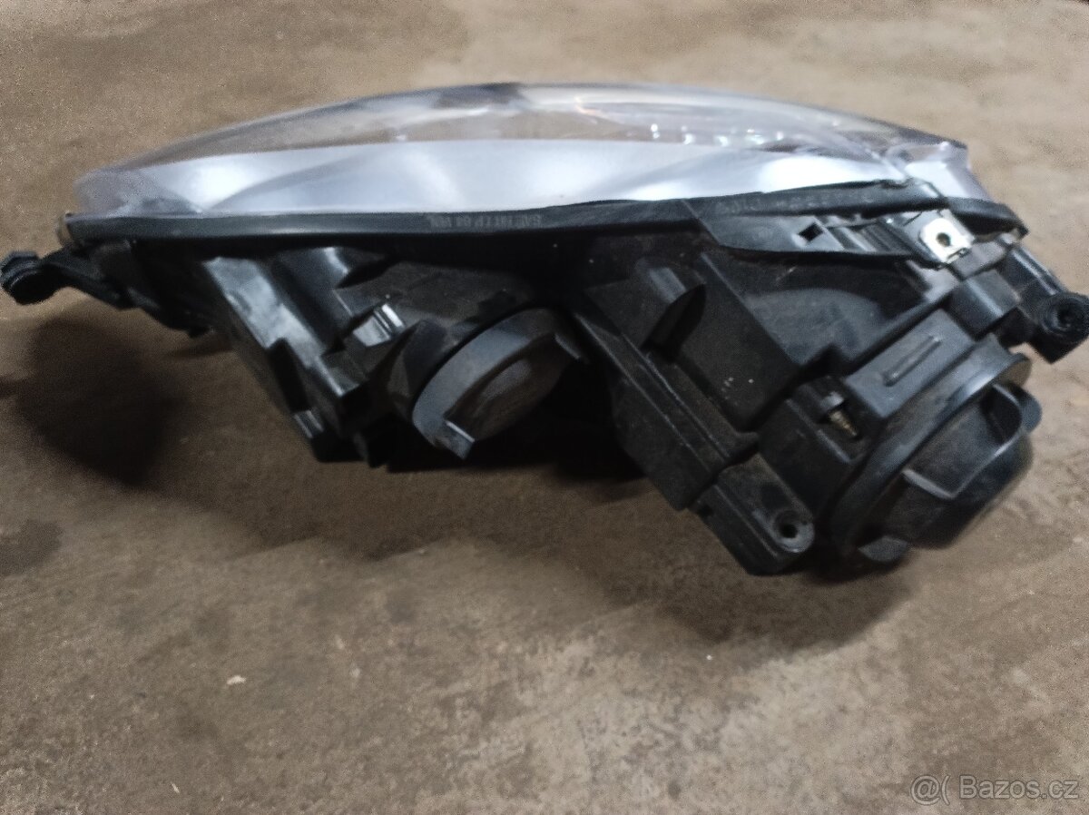 VW Golf V - Přední světla - 2