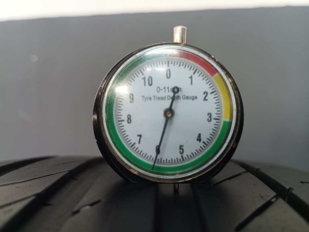 235/45 R19 CONTINENTAL (1619) - 2