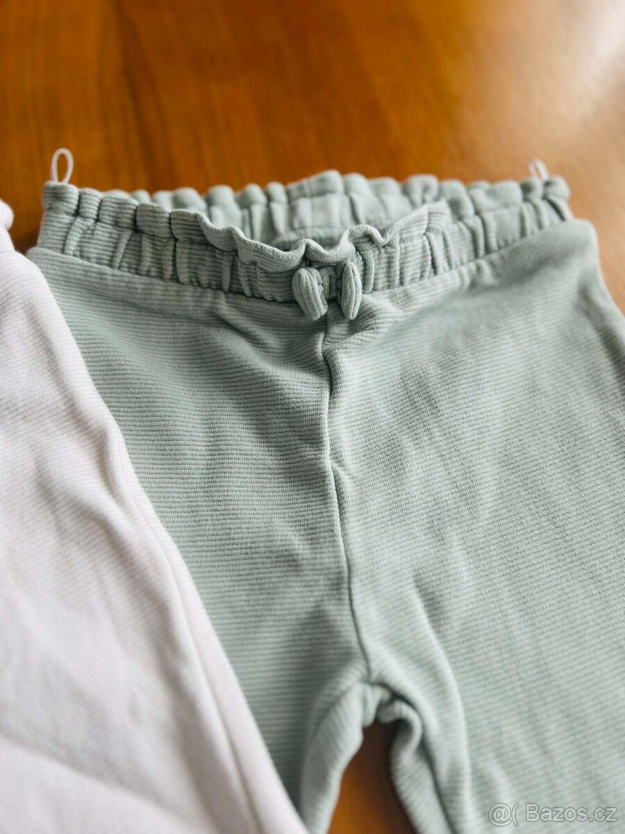 Dvoje Kalhoty vel. 104 top stav - 2