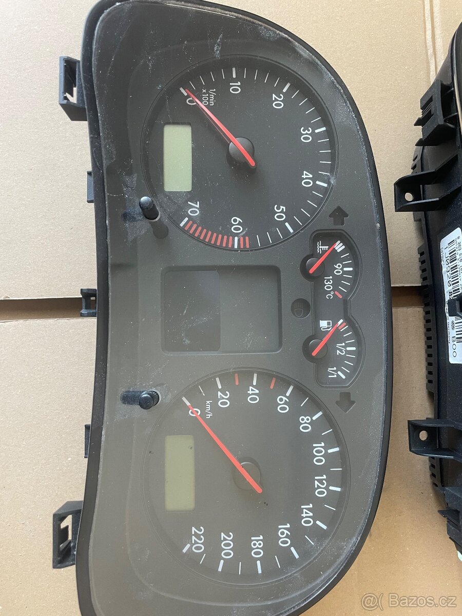 VW golf 4 budíky polodot - 2