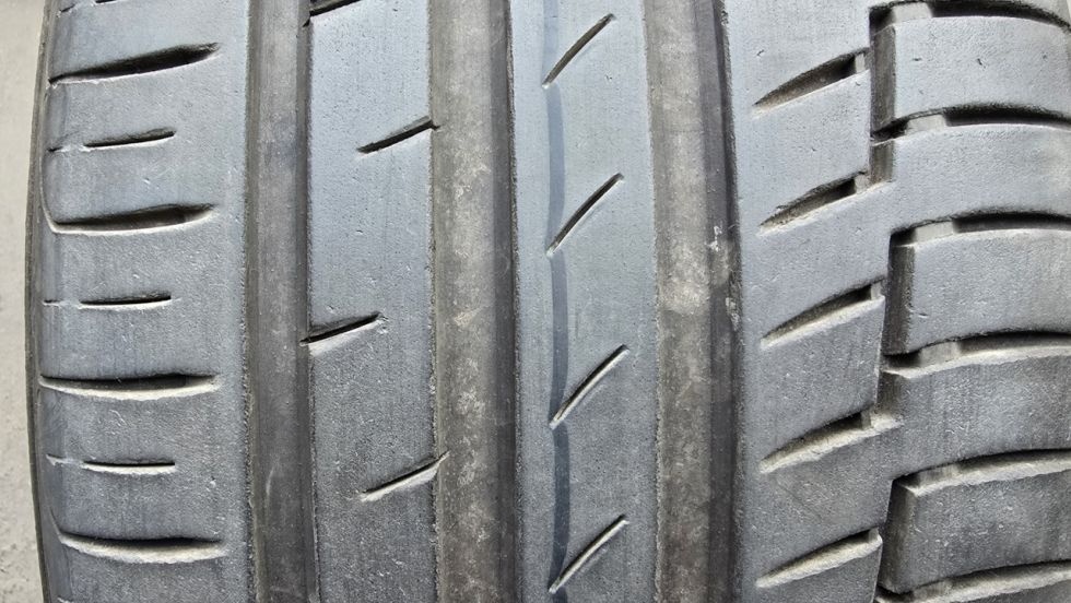 Letní pneumatika 235/45/18 Continental - 2