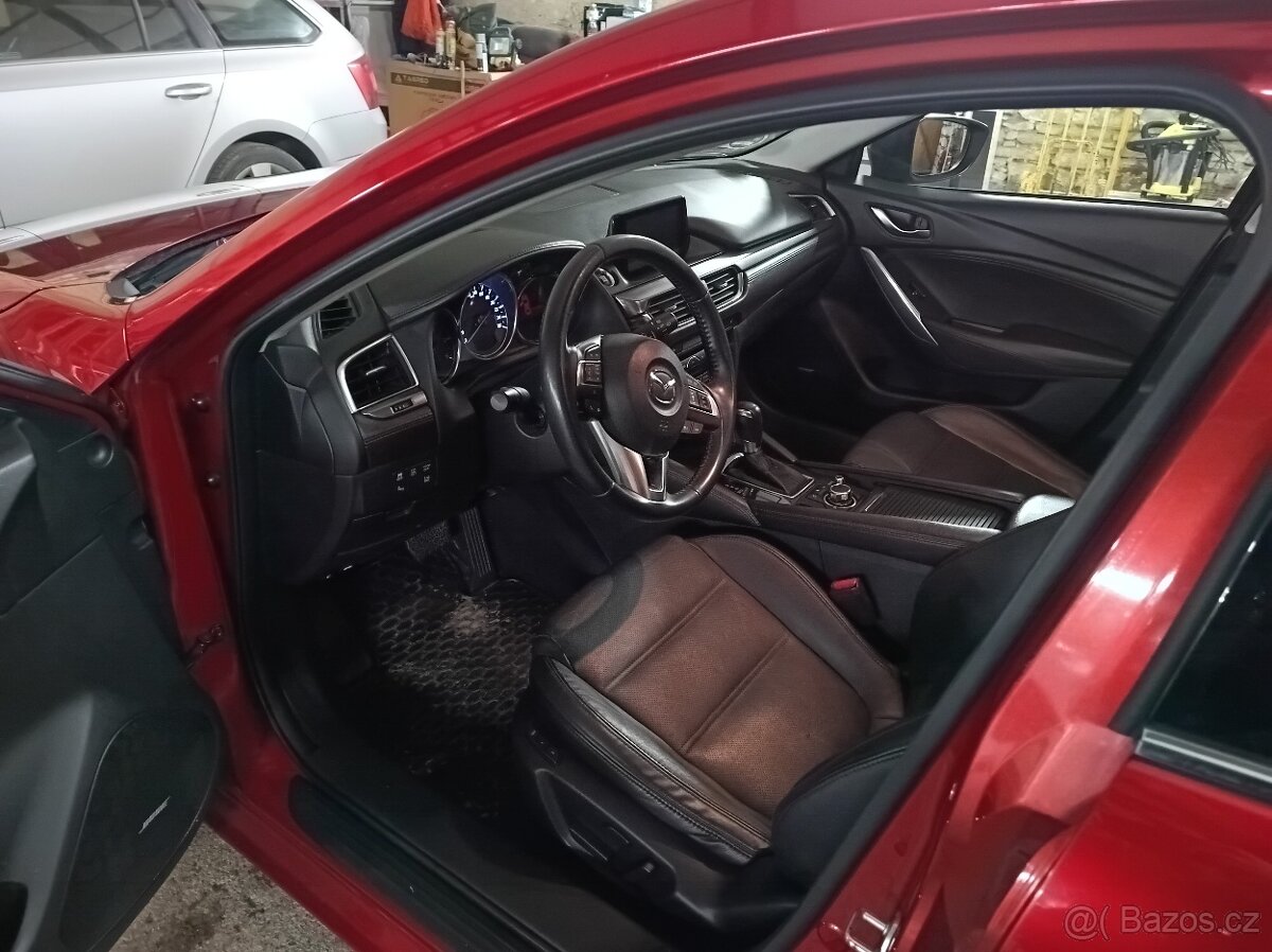 Mazda 6 2.2 4x4 - 2