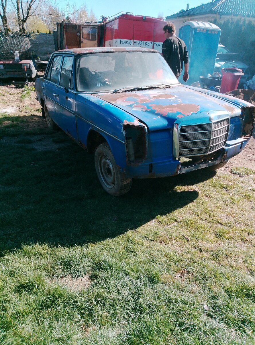 Mercedes W115 - 2