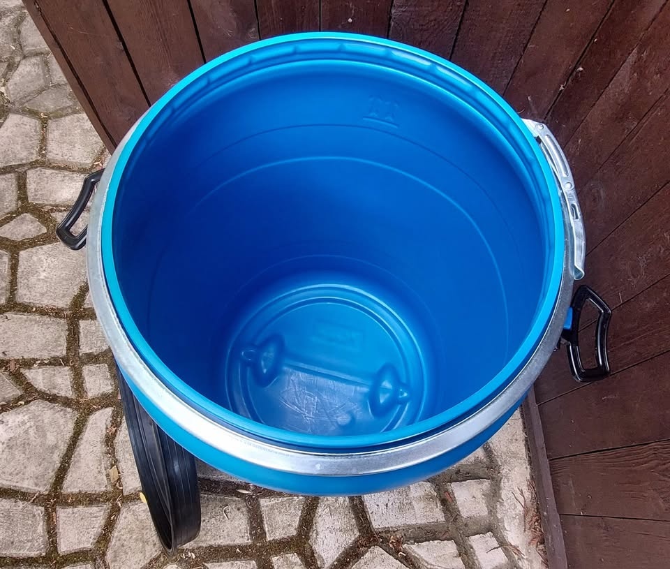Plastové sudy 120 l - 2
